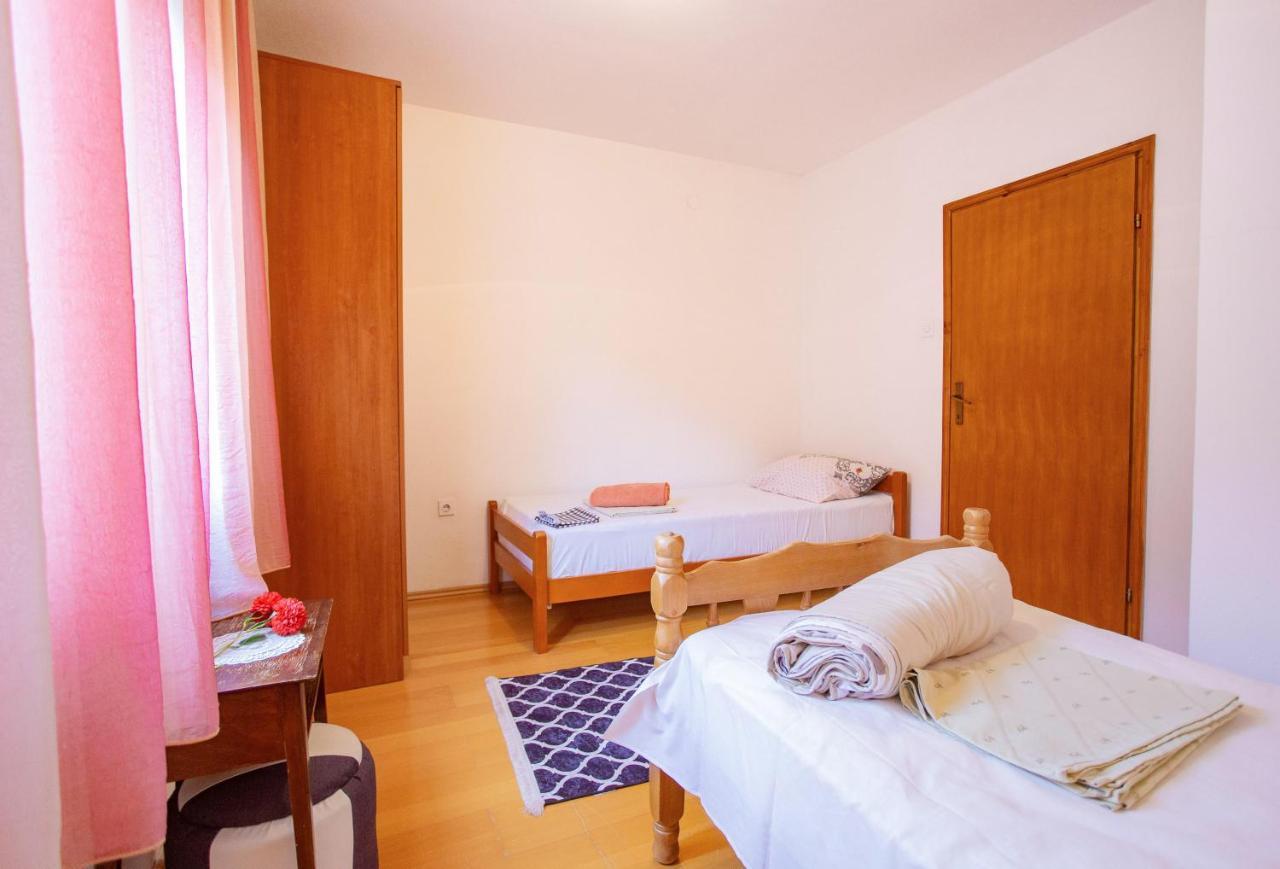 Guesthouse Sanja - Apartments 212 Μόσταρ Εξωτερικό φωτογραφία